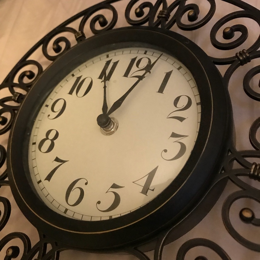 Battery Powered Wall Clock